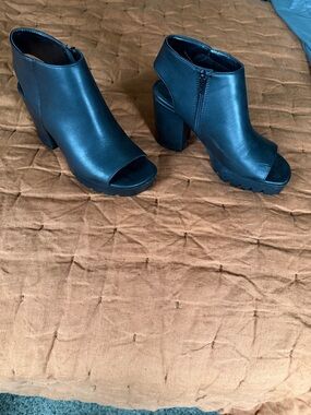 Women's Black Open-Toe Block Heel Booties